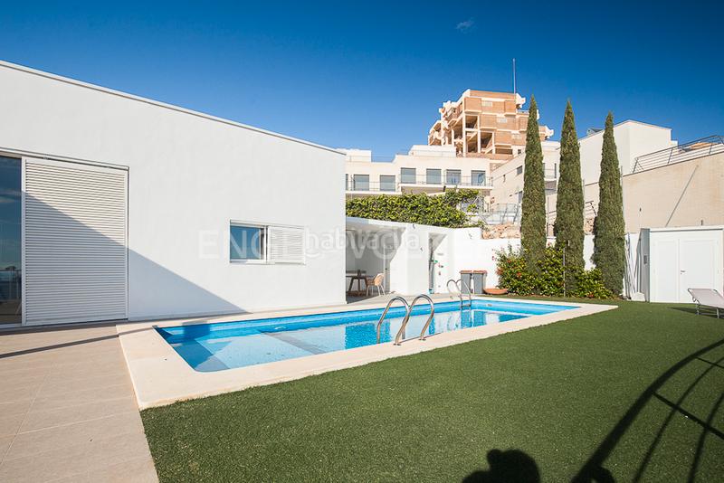 Foto 05eecb4e-24b6-4829-9d7c-5e8a797d8339. Casa amb calefacció aparcament piscina a El Faro Cullera