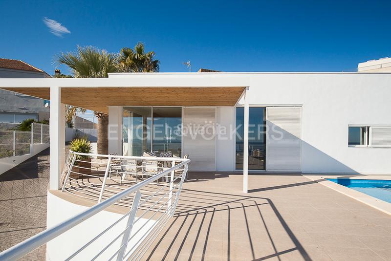 Foto 380d8748-79f9-4f77-9a9b-f83d51b9b658. Casa amb calefacció aparcament piscina a El Faro Cullera