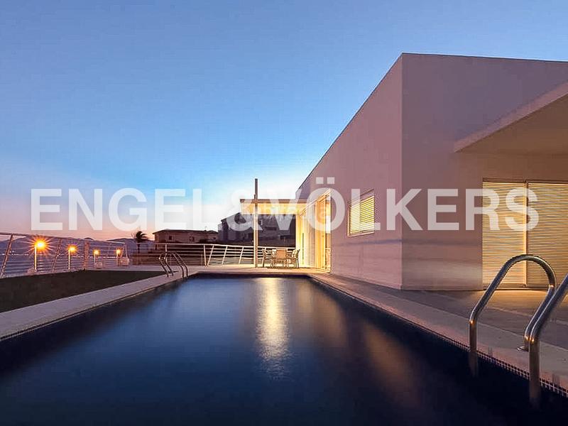 Foto b579026f-470c-4775-92af-34de900cf039. Casa amb calefacció aparcament piscina a El Faro Cullera