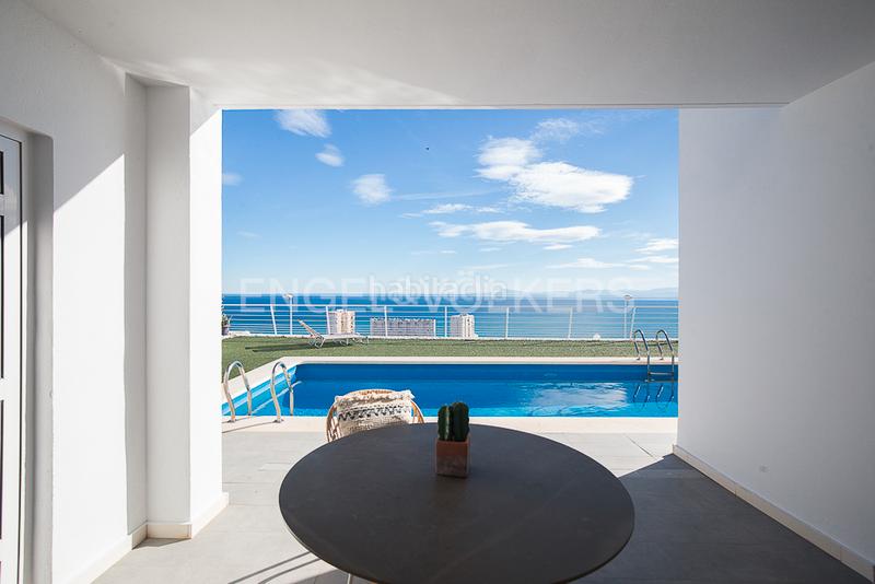 Foto b89f1da7-0a25-4caf-bd74-a4c436c3d10f. Casa amb calefacció aparcament piscina a El Faro Cullera