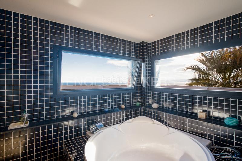 Foto bccda652-d6c6-43c2-bef0-be01be442171. Casa amb calefacció aparcament piscina a El Faro Cullera