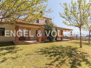 Casa a El Pilar. Impresionante chalet en ontinyent