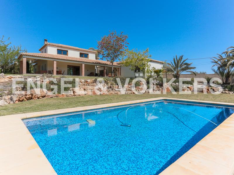 Foto 5d4e3bd7-7913-4187-8e77-dc0165e7bccb. Casa impresionante chalet en El Pilar Ontinyent