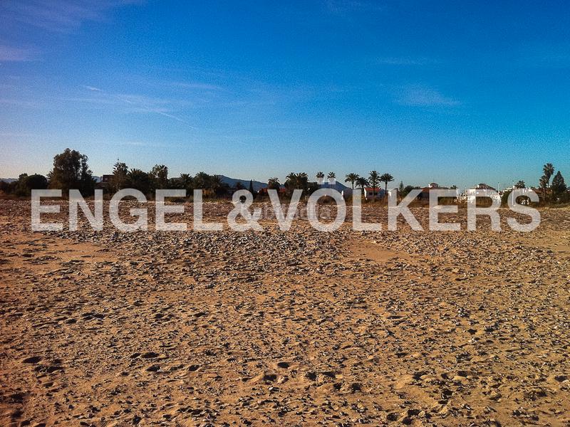 Foto 2df31f8f-a331-4053-8c26-a30742b21587. Terreno residencial parcela junto al mar en almardà en Sagunt