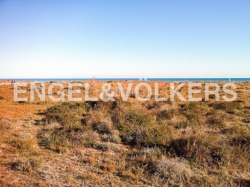 Foto 3d458f13-45d2-42f2-a90f-3ec74dce3f09. Terreno residencial parcela junto al mar en almardà en Sagunt