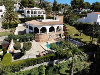 Chalet en Alcossebre. Magnifica villa con vistas al mar