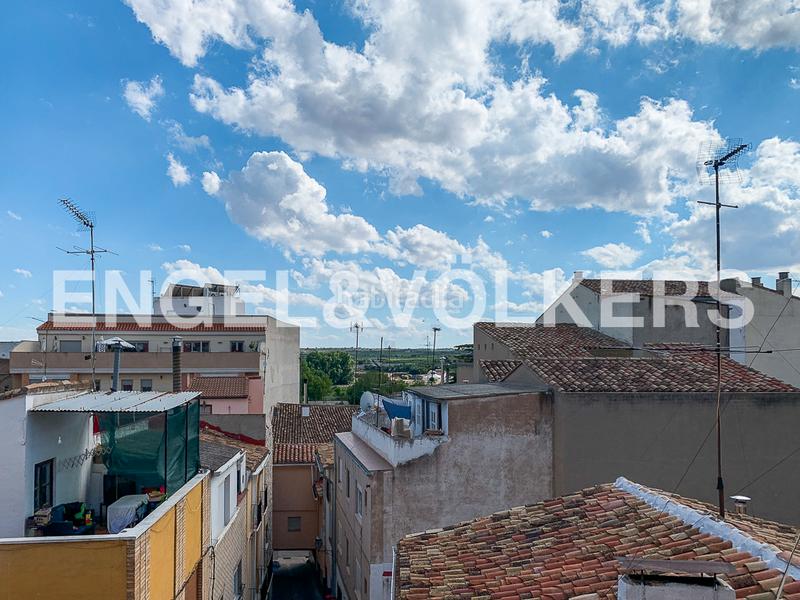 Foto cebc927c-ed39-473e-adb9-f31c592fe6b5. Casa adosada edificio en Utiel