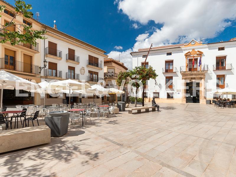 Foto d5d7a88e-e0c8-4953-9709-9175f76e389f. Casa adosada edificio en Utiel