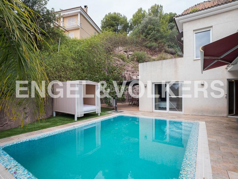 Foto c3279379-6a60-4a39-a67a-ba32059e8156. Maison avec chauffage parking piscine dans Gilet