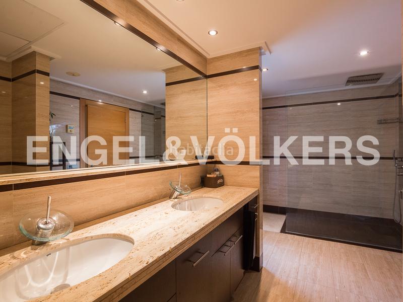 Foto cb829615-118a-4b50-a47f-a2de5f12a34e. Maison avec chauffage parking piscine dans Gilet