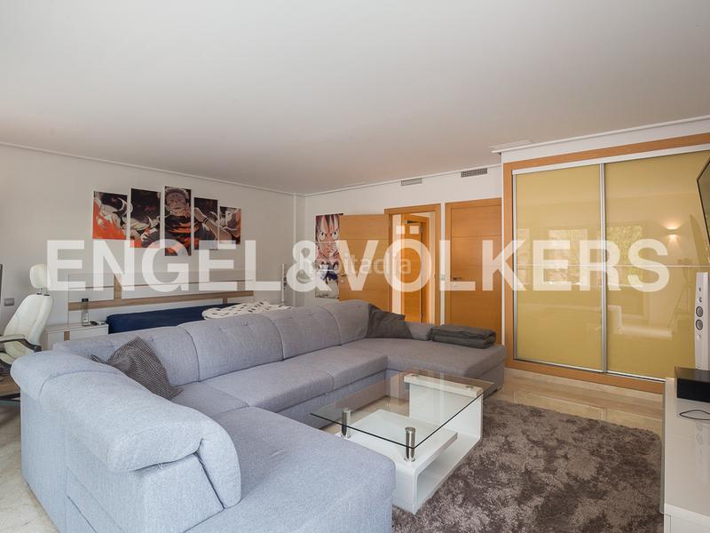 Foto ceb5ddf0-757e-4c71-89ff-054cb10dc9f3. Maison avec chauffage parking piscine dans Gilet