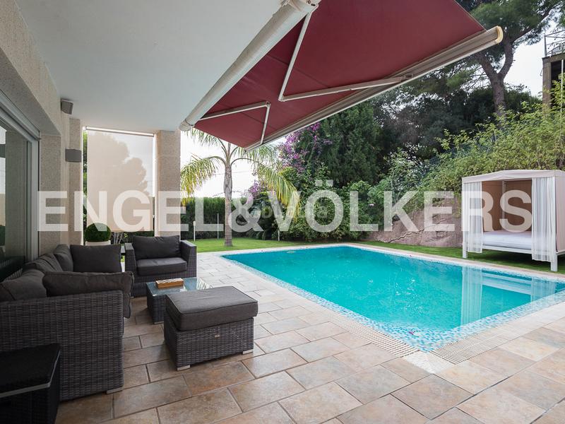 Foto e0d6cc07-396b-4979-a667-37ddc335dad6. Maison avec chauffage parking piscine dans Gilet