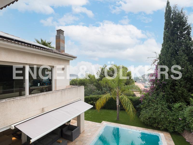 Foto eefca695-d09b-4e68-870c-8a12a3e16bc2. Maison avec chauffage parking piscine dans Gilet