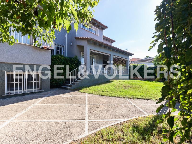 Foto 60e134a5-4d20-44ca-bf5a-7b44ce6ef0f2. Haus mit heizung parking pool in Entrepinos Eliana (l´)