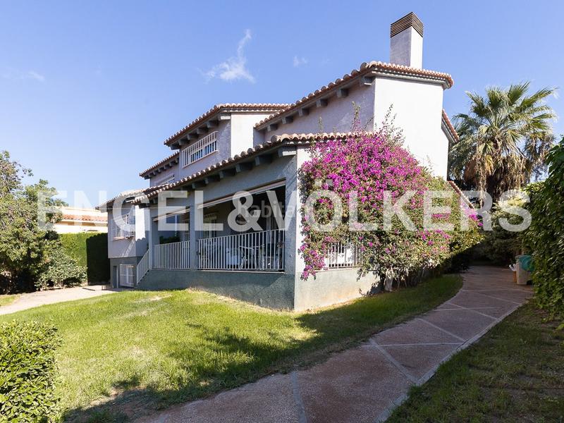 Foto e4464a77-eb8a-4954-abe9-012f94fd0aeb. Haus mit heizung parking pool in Entrepinos Eliana (l´)