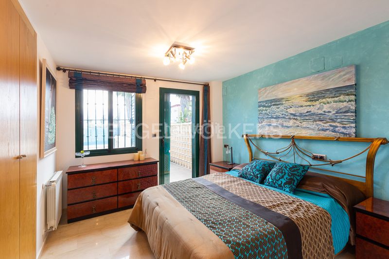 Foto 06da0566-9a35-4297-8cab-6b327b9b92b2. Casa adossada amb calefacció aparcament a Malva Rosa Valencia