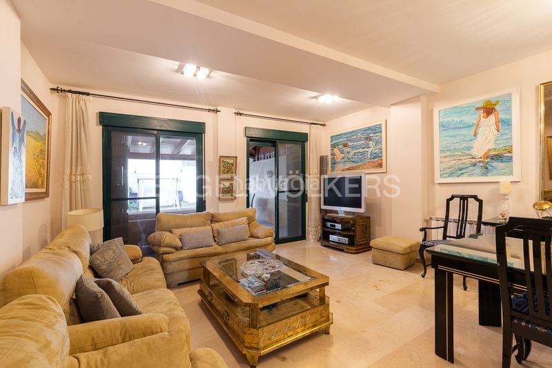 Foto 557da3e2-a4d6-49cb-bf11-fcdf9650fb48. Casa adossada amb calefacció aparcament a Malva Rosa Valencia