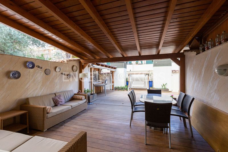 Foto 69788a9d-fe8f-4240-a352-b08b2c2809c5. Casa adossada amb calefacció aparcament a Malva Rosa Valencia