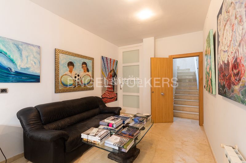 Foto 6ea78b53-a1a5-4dd1-86de-4ec8f44e938b. Casa adossada amb calefacció aparcament a Malva Rosa Valencia