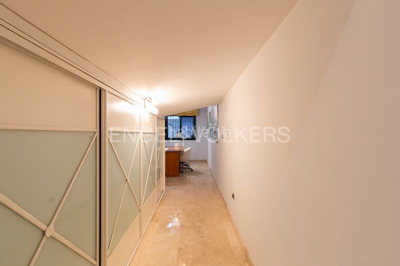 Foto 751ebc89-79ae-4ae6-b5fc-3310bbd3a0a7. Casa adossada amb calefacció aparcament a Malva Rosa Valencia