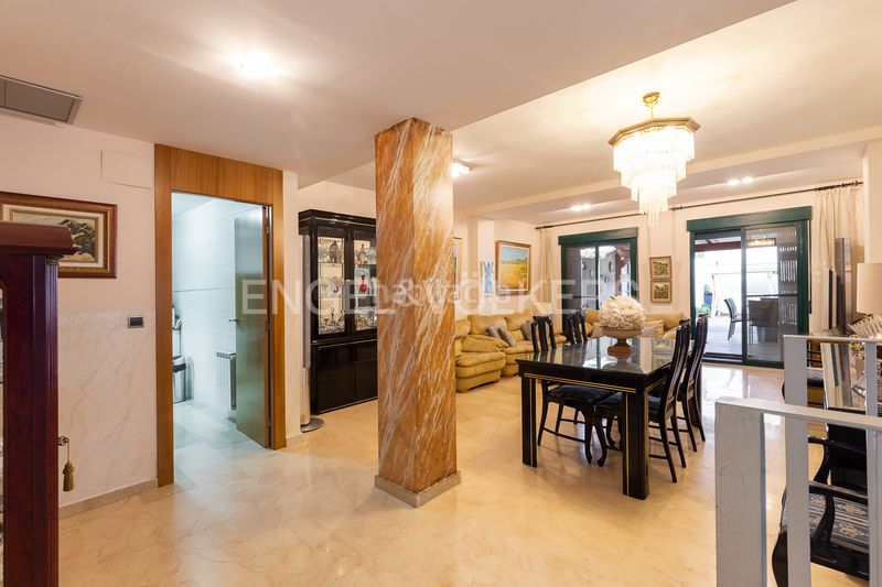 Foto 90ce5edf-55aa-4820-ab19-111680c4e7e4. Casa adossada amb calefacció aparcament a Malva Rosa Valencia