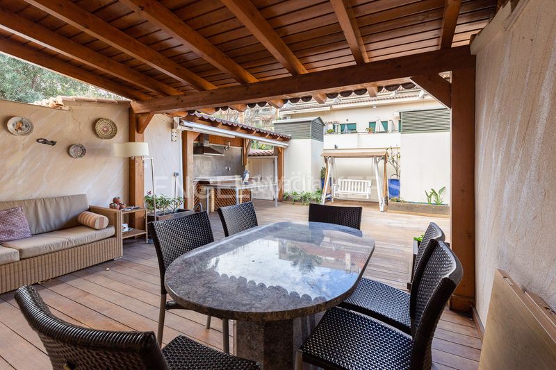 Foto c4177696-27b6-4416-8a8c-28fb9bca2745. Casa adossada amb calefacció aparcament a Malva Rosa Valencia