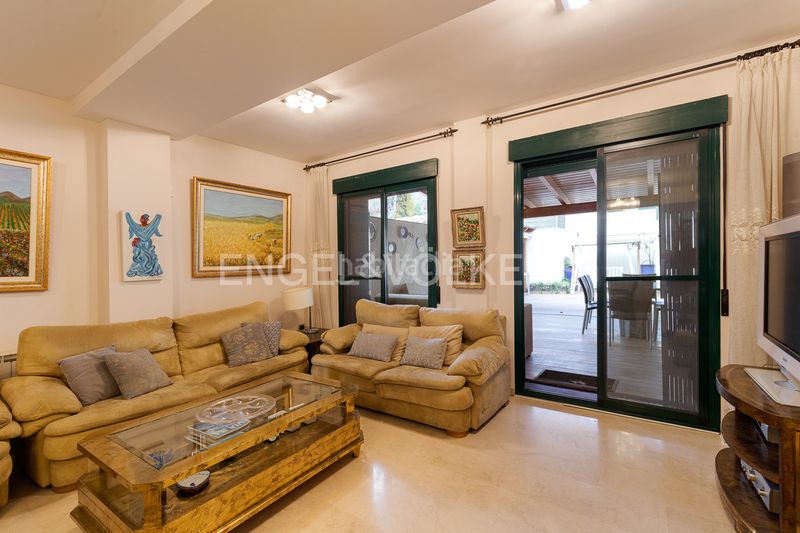 Foto c81a91f1-d959-48c9-95a6-1f4edb46ce29. Casa adossada amb calefacció aparcament a Malva Rosa Valencia