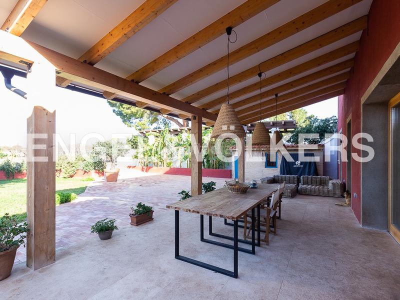 Foto 0f5d9374-161d-4ed3-b071-d1c8a56149f2. Haus mit heizung in Los Pinares-La Masia Bétera