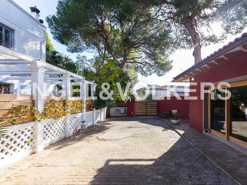 Foto 9c6c3400-cbf3-48df-8e54-1f54fe01dfee. Haus mit heizung in Los Pinares-La Masia Bétera