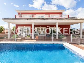 Casa en Daimús. Exclusivo chalet a pocos metros de la playa de daimús