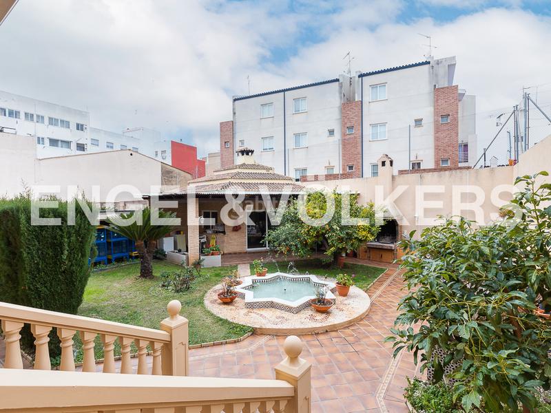 Foto a7f26c28-65a5-4745-9102-d3f6a5b11f4c. Casa  unifamiliar en Aldaia