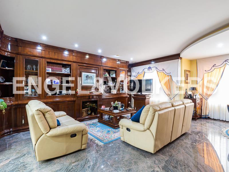 Foto c842f75f-20cd-4c0a-8c2b-b6337d42e95a. Casa  unifamiliar en Aldaia