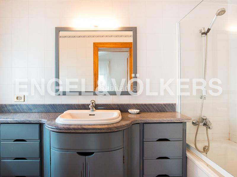 Foto 9b39b5d5-8ef3-4768-a243-e99ed7327530. Casa villa con piscina y jardín en Las Atalayas-Urmi-Cerro Mar Peñíscola