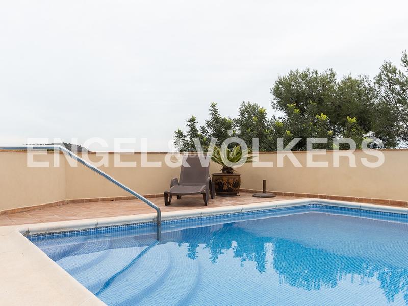 Foto 1920ba45-8a36-4f1e-8640-418ee2237466. Maison avec chauffage piscine dans Gilet