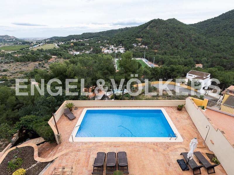 Foto 84b4bd32-61c4-4a51-b7af-de356913fede. Maison avec chauffage piscine dans Gilet