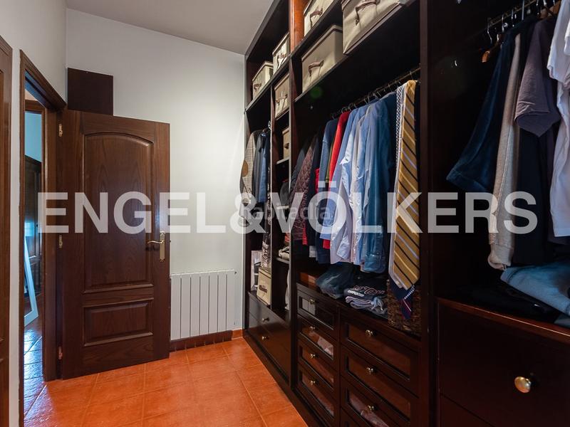 Foto d60d0839-6a53-401e-bb00-c657377e2a3b. Maison avec chauffage piscine dans Gilet