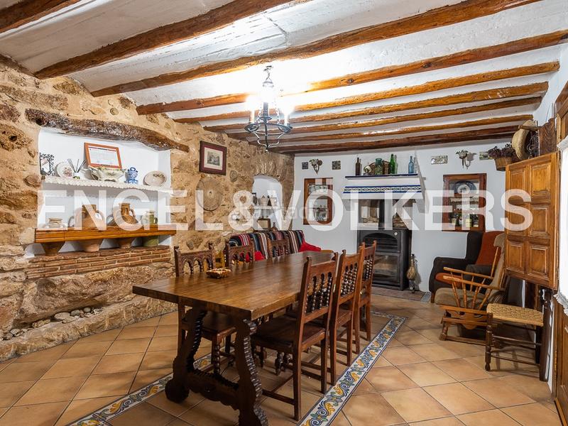 Foto 18805a3f-4a74-484e-8f2a-e376a5bf660d. Haus mit heizung in Sierra Engarcerán