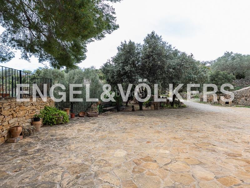 Foto 2f1131e5-2cee-4ed0-b05f-b7980efd8580. Haus mit heizung in Sierra Engarcerán