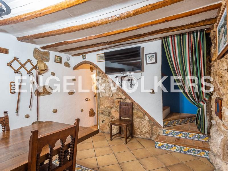 Foto a47d02a5-dc5e-4407-8082-bec985760070. Haus mit heizung in Sierra Engarcerán