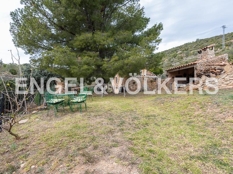 Foto b45bd0c2-b954-4f55-a30d-f94a482667fc. Haus mit heizung in Sierra Engarcerán