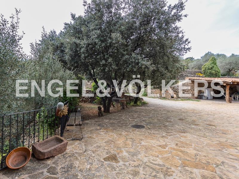 Foto b4fb743c-1a12-48c1-8ff3-c9f2c9d49754. Haus mit heizung in Sierra Engarcerán