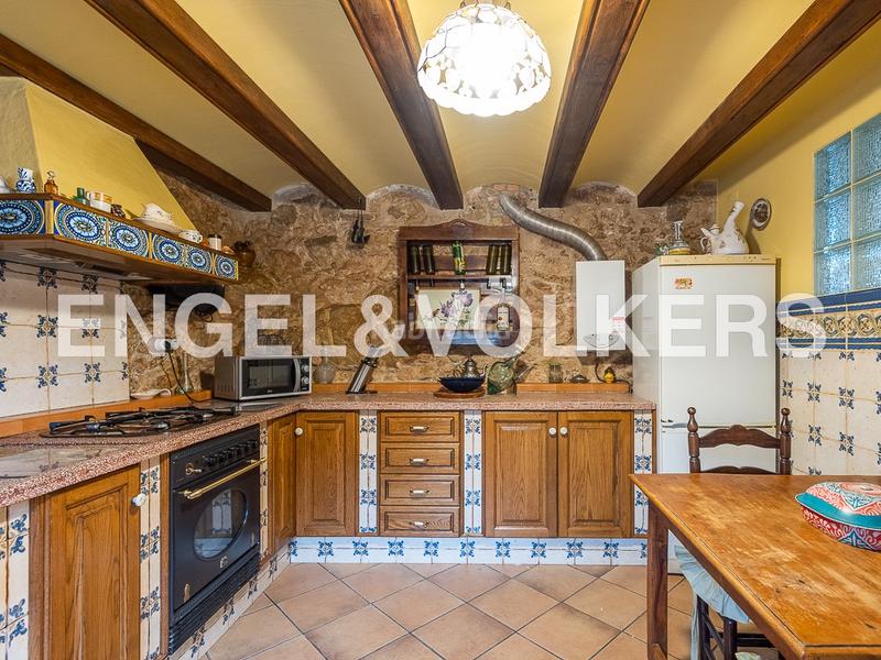 Foto bd3fb59e-e547-44f5-9dd4-9f88138b9324. Haus mit heizung in Sierra Engarcerán