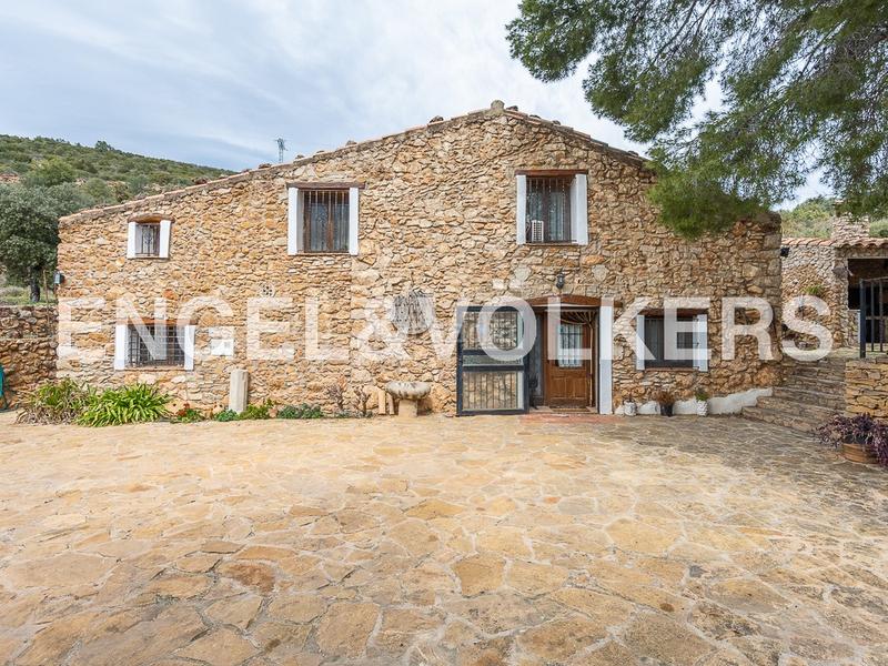 Foto c630ca9f-8205-43ad-8cf7-0d69479d3874. Haus mit heizung in Sierra Engarcerán