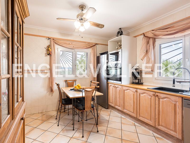 Foto a923ecc2-10cb-4ef2-9794-6c7b036c2984. Casa chalet moderno con gran terreno en calig en Cálig