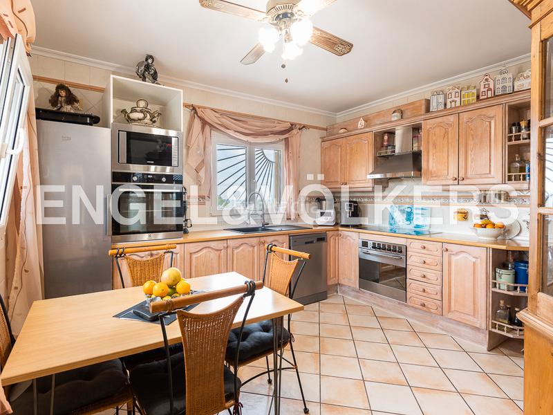 Foto d16a20e6-d293-44cb-b668-9d9b146df0dc. Casa chalet moderno con gran terreno en calig en Cálig