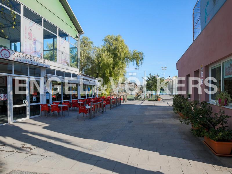 Foto 92d6e790-bf60-43e9-9e0c-9f97a0868007. Terreno residencial parcela y proyecto con vistas al mar en Godella