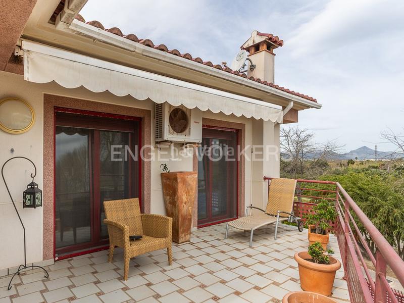 Foto 6c482932-f539-4560-ad6f-01d392102c73. Haus mit heizung parking pool in Oliva pueblo Oliva