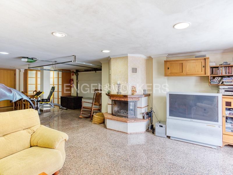 Foto df353df3-836e-4d95-858e-e43fe5eadf18. Haus mit heizung parking pool in Oliva pueblo Oliva