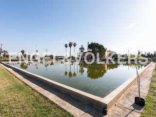 Masia a Guadassuar. Oporunidad de inversión  villa, terreno y piscinas