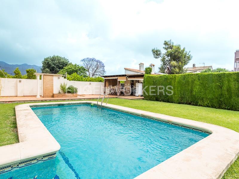 Foto 93f9aed9-1a7c-4e1e-b3f8-63c1873453c7. Casa chalet independiente en suelo urbano en Ondara